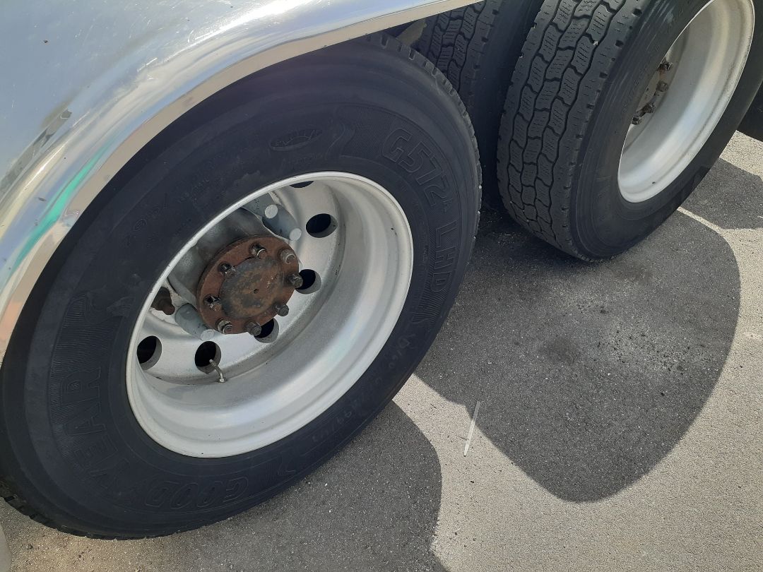 2013 KENWORTH T 700 - Image 6